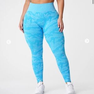 NVGTN Caribbean Camo Seamless Leggings Size Small NEW